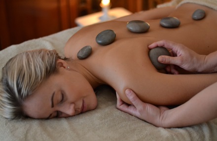 52 % 1 times fysiurgisk / wellness / hot stone massage hos Ecotrip i Guldbergsgade – Nyd fantastisk udført af byens dygtige massører - Copenhagen - Tipster
