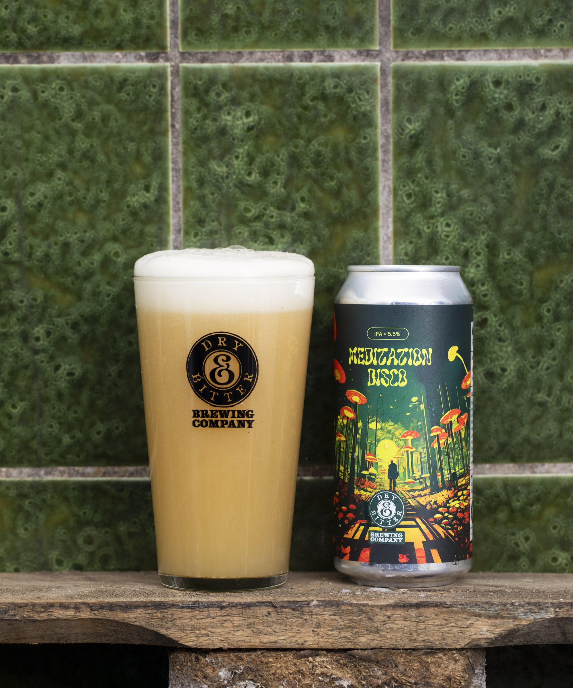 Pick whatever you like at the Dry & Bitter pop-up shops in Islands Brygge and Vesterbro – Fill up your fridge with cans of world-class, freshly brewed beer