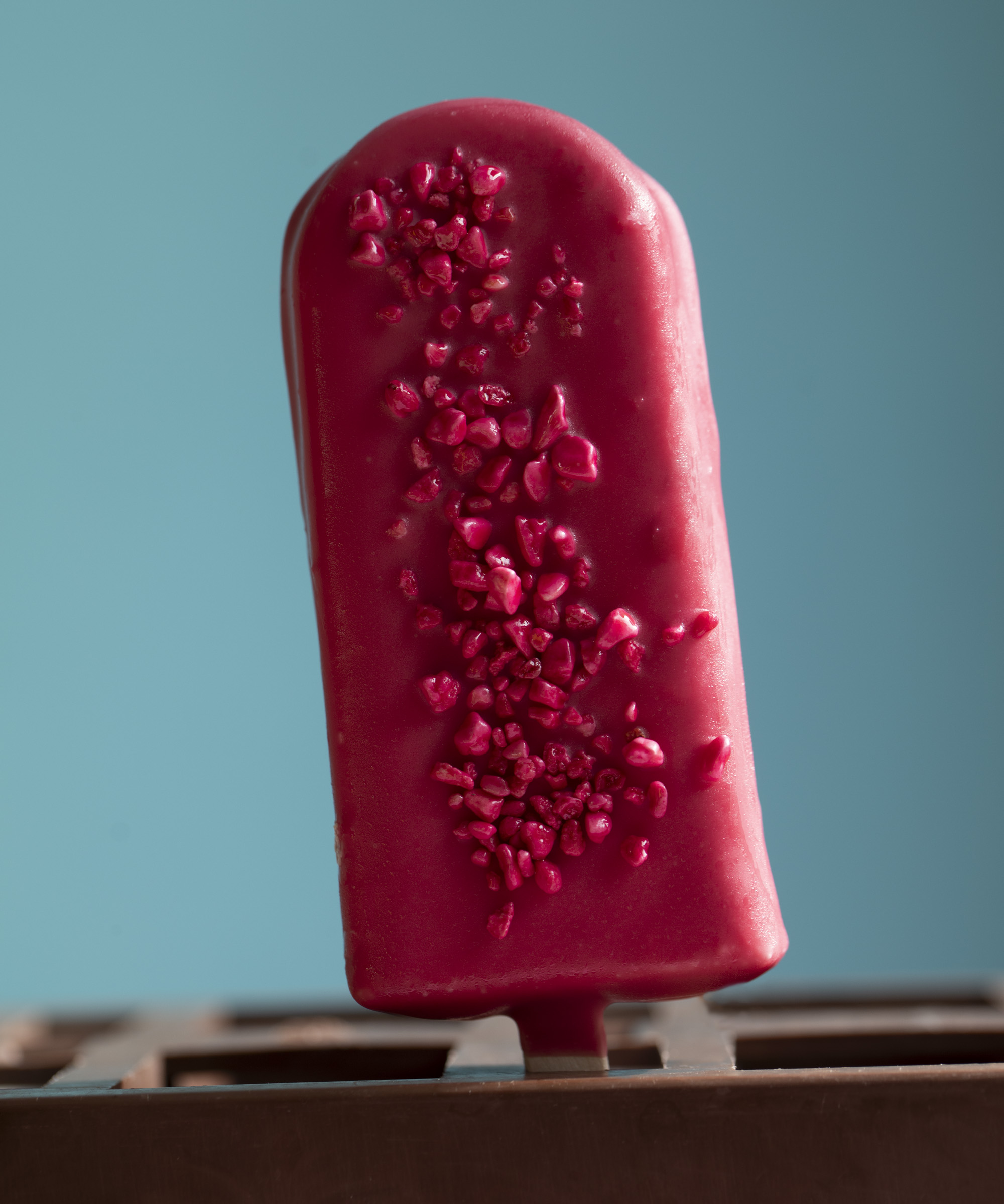 Pick any two popsicles at OLUFs in Østerbro – The season for enjoying these Italian-inspired gelatos and sorbets is finally here, and they taste like ‘happiness on a stick’