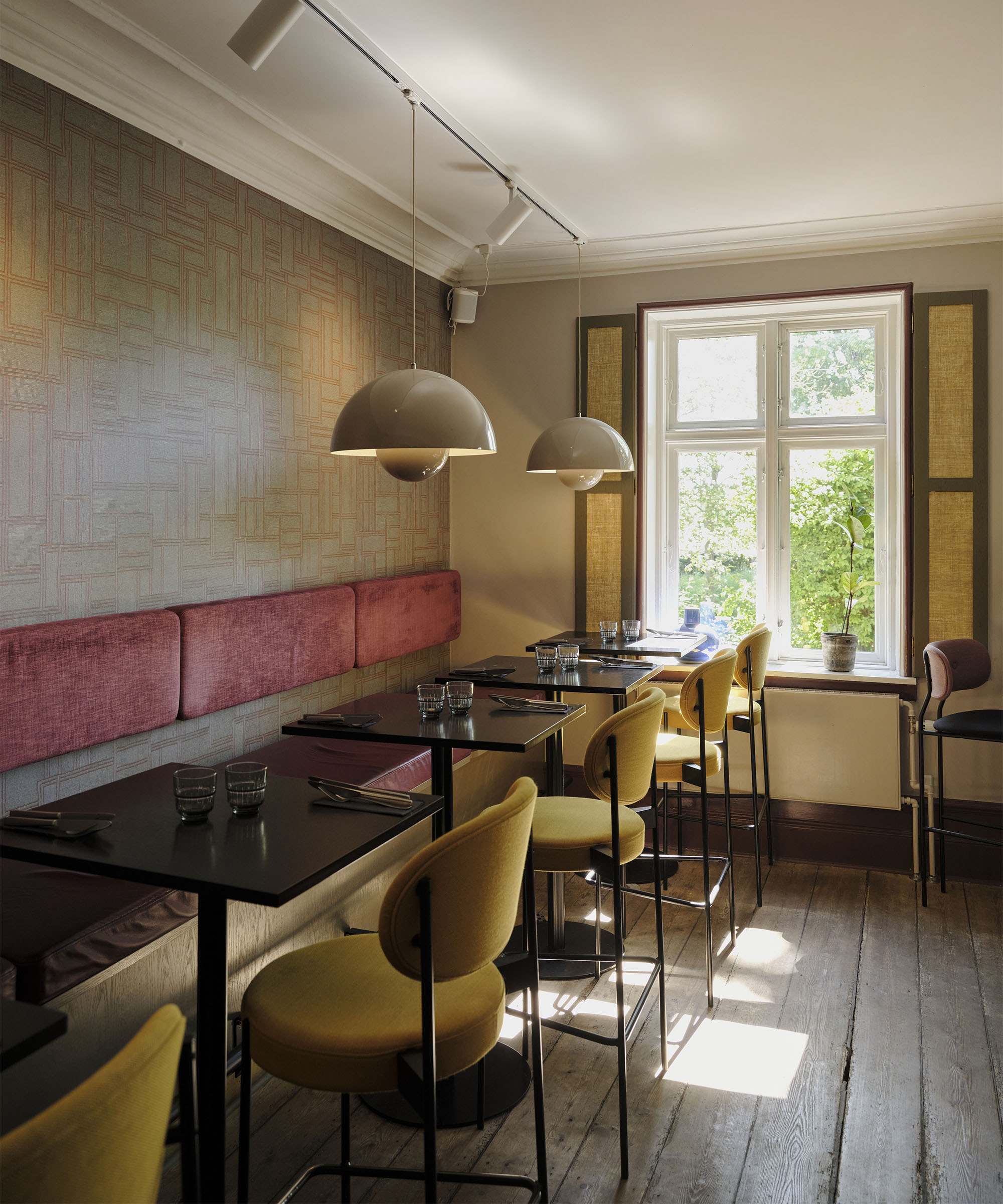 5-course menu at Lola – A Michelin-recommended restaurant in an idyllic corner of Christianshavn serving innovative dishes with influences from around the world