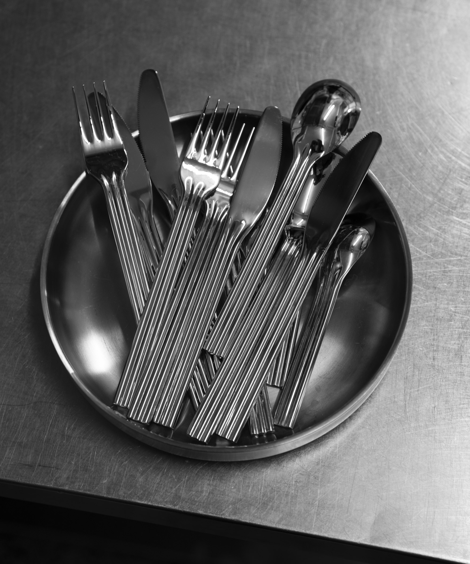 Pick whatever you like from the Service Projects webshop – Born in New York and refined in Copenhagen – Form and function meet in timeless tableware that has found its way into homes and restaurants around the world
